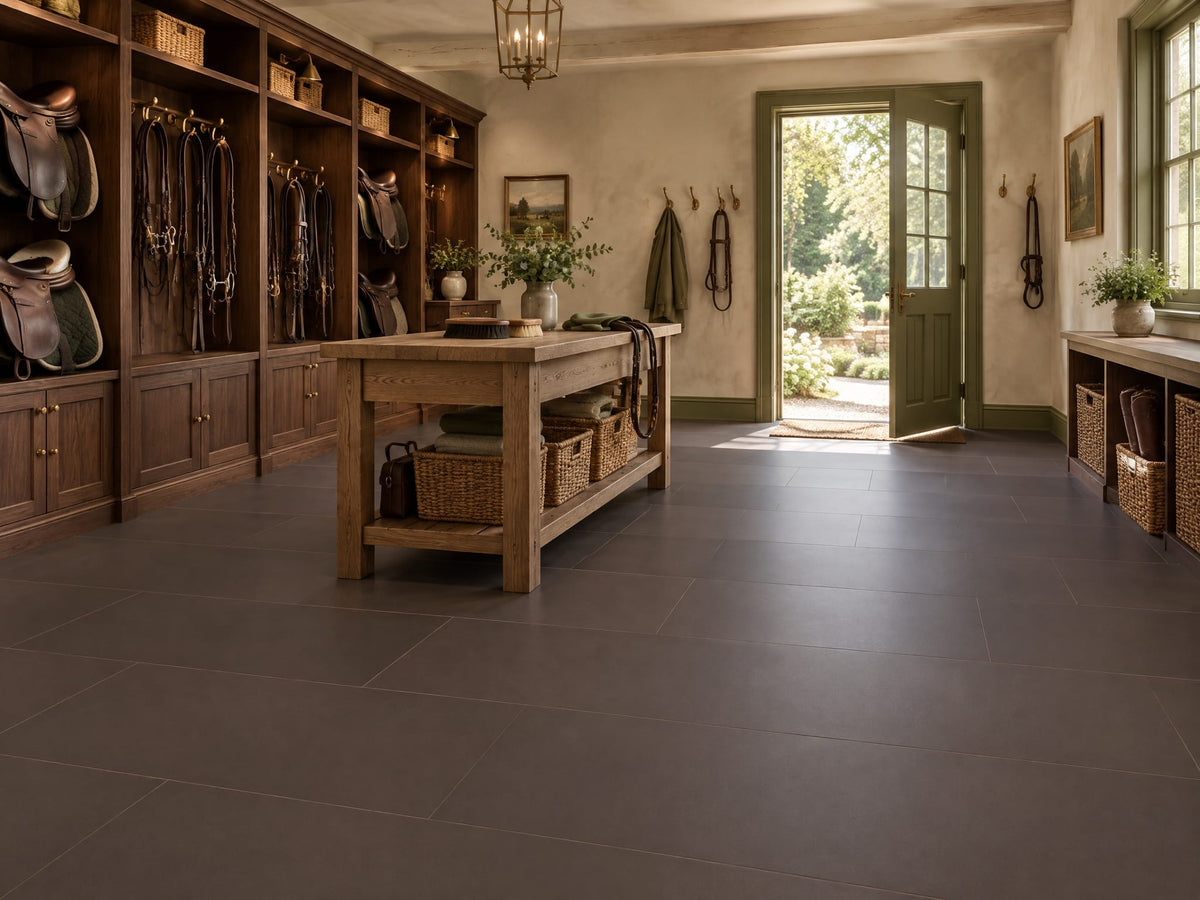 Kaffee tile in a country house tack room